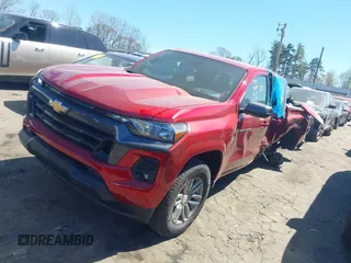 2024 Chevrolet Colorado 2WD LT z VIN 1GCPSCEKXR1112753, wystawiony jako IAAI lot #41842815 z przebiegiem 13 775 mil mil oraz . Historia ofert i sprzedaży dostępna na DreamBid. Obrazek 17.