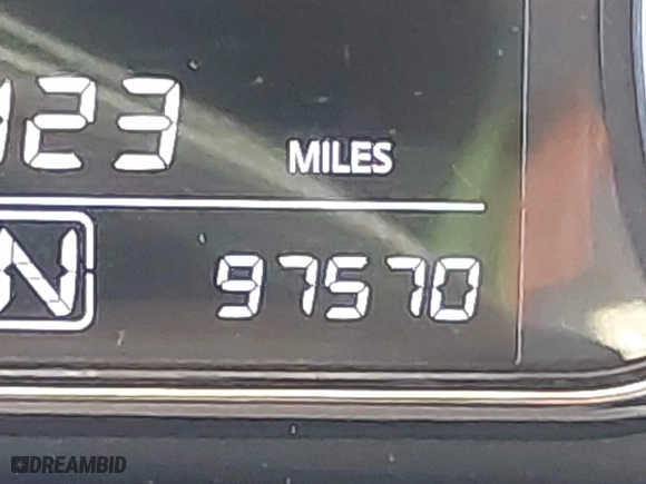 2015 Nissan Sentra S with VIN 3N1AB7AP0FY235177, listed as a IAAI auction lot 41406262 with 97,570 mi miles. Bid and sale history available at carsss.com. Image 15.