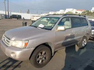 2006 Toyota Highlander w/3rd Row with VIN JTEDP21A260124131, listed as a IAAI auction lot 41476163 with 171,361 mi miles. Bid and sale history available at carsss.com. Image 2.