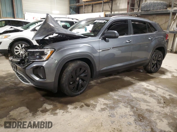 2024 Volkswagen Atlas SE z VIN 1V2KE2CA1RC200714, wystawiony jako Copart lot #43187725 z przebiegiem Nie podano mil oraz Szkoda całkowita • Salvage title. Historia ofert i sprzedaży dostępna na DreamBid. Obrazek 1.