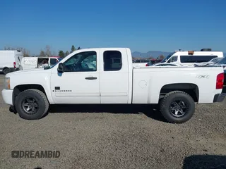 2009 Chevrolet Silverado 1500 LT with VIN 1GCEK29059Z129875, listed as a IAAI auction lot 41678620 with 155,798 mi miles and . Bid and sale history available at DreamBid. Image 14.
