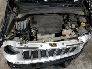 2017 Jeep Renegade Limited z VIN ZACCJBDB3HPE39829, wystawiony jako Copart lot #60573295 z przebiegiem 64 038 mil mil oraz Szkoda całkowita • Salvage title. Historia ofert i sprzedaży dostępna na DreamBid. Obrazek 12.