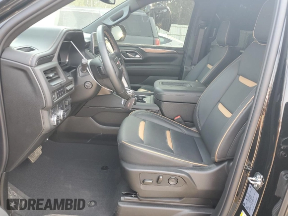 2024 GMC Yukon AT4 with VIN 1GKS2CKL3RR117841, listed as a Copart auction lot 70460294 with 8,821 mi miles and Salvage Title. Bid and sale history available at carsss.com. Image 7.