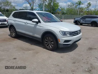 2018 Volkswagen Tiguan SEL with VIN 3VV3B7AX4JM188193, listed as a IAAI auction lot 42107802 with 68,911 mi miles and . Bid and sale history available at DreamBid. Image 1.