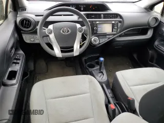 2016 Toyota Prius One z VIN JTDKDTB39G1131096, wystawiony jako Copart lot #60158435 z przebiegiem 76 160 mil mil oraz Szkoda całkowita • Salvage title. Historia ofert i sprzedaży dostępna na DreamBid. Obrazek 8.