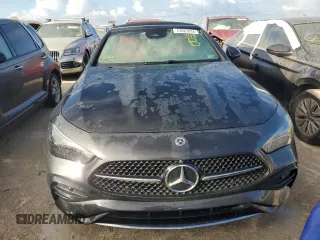 2024 Mercedes-Benz CLE 300 z VIN W1KMK4HBXRF025030, wystawiony jako Copart lot #73923934 z przebiegiem Nie podano mil oraz Nie do naprawy. Historia ofert i sprzedaży dostępna na DreamBid. Obrazek 5.