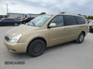 2011 Kia Sedona LX with VIN KNDMG4C76B6367949, listed as a Copart auction lot 76192014 with 84,628 mi miles and Clean Title. Bid and sale history available at carsss.com. Image 1.