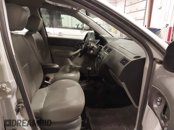2007 Ford Focus S with VIN 1FAFP37NX7W330802, listed as a IAAI auction lot 41663895 with 147,015 mi miles and . Bid and sale history available at carsss.com. Image 5.