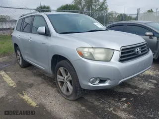 2008 Toyota Highlander Sport with VIN JTEDS43A282063264, listed as a IAAI auction lot 41664740 with 118,756 mi miles. Bid and sale history available at carsss.com. Image 1.