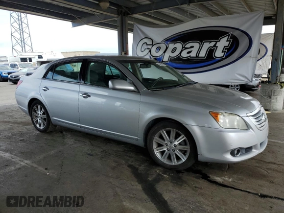 2008 Toyota Avalon XL z VIN 4T1BK36B28U321261, wystawiony jako Copart lot #60431595 z przebiegiem 178 799 mil mil oraz Czysty tytuł • Clean title. Historia ofert i sprzedaży dostępna na DreamBid. Obrazek 4.
