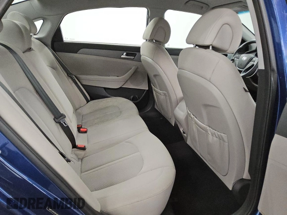 2017 Hyundai Sonata SE z VIN 5NPE24AF8HH481091, wystawiony jako Copart lot #57140915 z przebiegiem 71 033 mil mil oraz Czysty tytuł • Clean title. Historia ofert i sprzedaży dostępna na DreamBid. Obrazek 10.