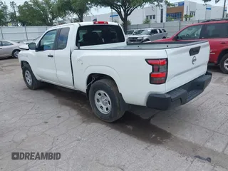2024 Nissan Frontier S z VIN 1N6ED1CLXRN632782, wystawiony jako IAAI lot #42365315 z przebiegiem 9 387 mil mil oraz . Historia ofert i sprzedaży dostępna na DreamBid. Obrazek 3.