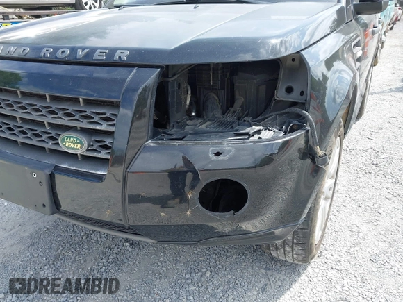 2009 Land Rover LR2 HSE z VIN SALFT24NX9H114856, wystawiony jako IAAI lot #42479735 z przebiegiem 178 587 mil mil oraz . Historia ofert i sprzedaży dostępna na DreamBid. Obrazek 6.