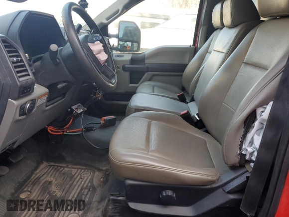 2021 Ford F-550 XL z VIN 1FDUF5HT5MDA10111, wystawiony jako Copart lot #87877275 z przebiegiem 36 100 mil mil oraz Szkody całkowita. Historia ofert i sprzedaży dostępna na DreamBid. Obrazek 7.