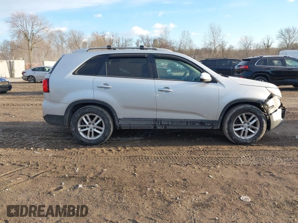 2015 Kia Sorento LX with VIN 5XYKT4A7XFG620814, listed as a IAAI auction lot 41454361 with 155,422 mi miles. Bid and sale history available at carsss.com. Image 13.