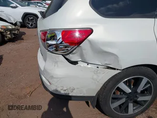 2014 Nissan Pathfinder Platinum with VIN 5N1AR2MN8EC717632, listed as a IAAI auction lot 42474040 with 190,041 mi miles and . Bid and sale history available at DreamBid. Image 6.
