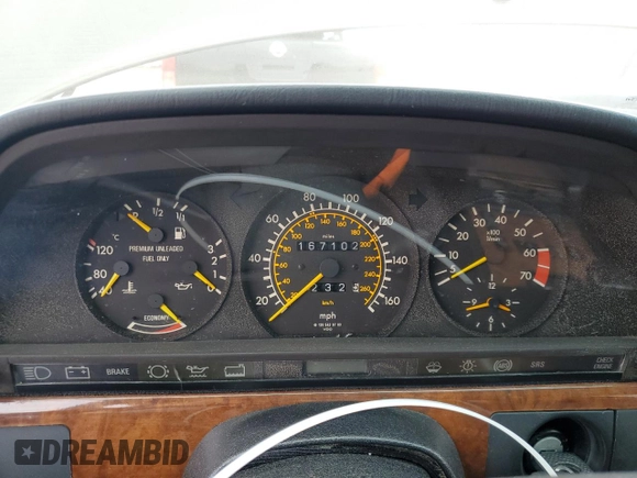 1990 Mercedes-Benz 560 with VIN WDBCA39E7LA509137, listed as a Copart auction lot 70086544 with 167,102 mi miles and Clean Title. Bid and sale history available at DreamBid. Image 9.
