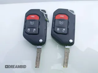 2020 Jeep Wrangler Unlimited Rubicon с VIN 1C4JJXFM9LW275517, выставлен на аукционе IAAI как лот 41958975 с пробегом 46 476 миль миль и . История ставок и продаж доступна на DreamBid. Изображение 11.
