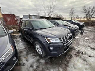 2016 Ford Explorer XLT with VIN 1FM5K8D83GGA53805, listed as a Copart auction lot 87420114 with 177,818 mi miles and Salvage Title. Bid and sale history available at carsss.com. Image 1.