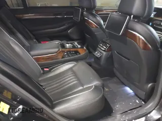 2018 Genesis G90 5.0L Ultimate with VIN KMHG54JH7JU038472, listed as a IAAI auction lot 41300699 with 85,133 mi miles. Bid and sale history available at carsss.com. Image 8.