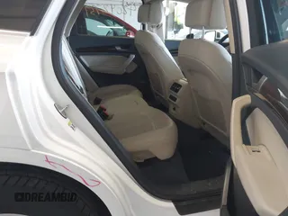 2019 Audi Q5 Premium z VIN WA1ANAFY3K2131756, wystawiony jako IAAI lot #42042739 z przebiegiem 76 332 mil mil oraz . Historia ofert i sprzedaży dostępna na DreamBid. Obrazek 8.