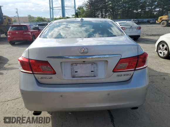 2010 Lexus ES 330 z VIN JTHBK1EG6A2383641, wystawiony jako Copart lot #56215275 z przebiegiem 183 889 mil mil oraz Szkoda całkowita • Salvage title. Historia ofert i sprzedaży dostępna na DreamBid. Obrazek 6.