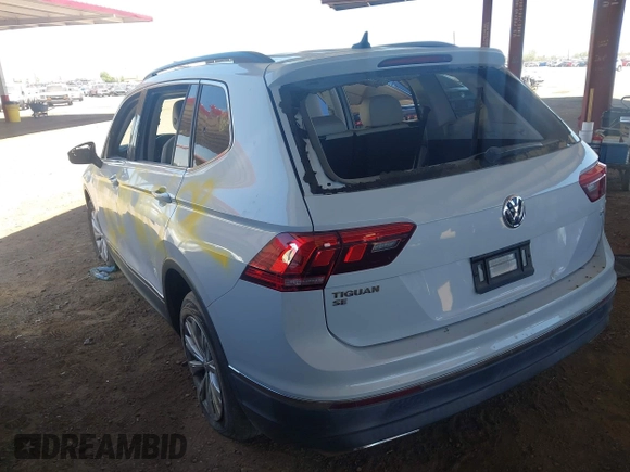 2018 Volkswagen Tiguan SEL with VIN 3VV3B7AX8JM132211, listed as a IAAI auction lot 42516340 with 75,641 mi miles and . Bid and sale history available at DreamBid. Image 3.