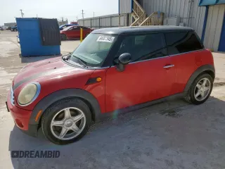 2007 MINI Hardtop z VIN WMWMF33567TT52479, wystawiony jako Copart lot #64687945 z przebiegiem 179 252 mil mil oraz Szkoda całkowita • Salvage title. Historia ofert i sprzedaży dostępna na DreamBid. Obrazek 1.