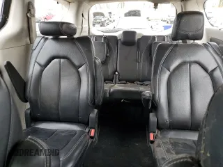 2022 Chrysler Pacifica Touring L z VIN 2C4RC1BG8NR115800, wystawiony jako Copart lot #50026585 z przebiegiem 94 111 mil mil oraz Szkoda całkowita • Salvage title. Historia ofert i sprzedaży dostępna na DreamBid. Obrazek 10.