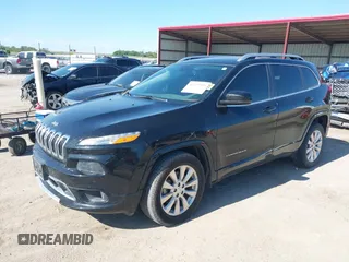 2017 Jeep Cherokee Overland с VIN 1C4PJMJS1HW645039, выставлен на аукционе IAAI как лот 42322935 с пробегом 84 117 миль миль и . История ставок и продаж доступна на DreamBid. Изображение 17.