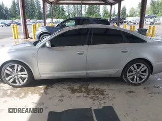 2008 Audi S6 z VIN WAUDN74F18N007416, wystawiony jako IAAI lot #42316923 z przebiegiem 83 990 mil mil oraz . Historia ofert i sprzedaży dostępna na DreamBid. Obrazek 14.