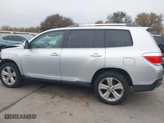 2013 Toyota Highlander Limited with VIN 5TDYK3EH0DS125189, listed as a IAAI auction lot 41077368 with 113,564 mi miles. Bid and sale history available at carsss.com. Image 15.