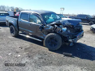 2014 Toyota Tacoma with VIN 5TFLU4EN1EX108137, listed as a IAAI auction lot 41691253 with 119,820 mi miles. Bid and sale history available at carsss.com. Image 1.