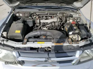 2002 Mitsubishi Montero XLS z VIN JA4MW31R02J005334, wystawiony jako Copart lot #79394064 z przebiegiem 285 949 mil mil oraz Czysty tytuł • Clean title. Historia ofert i sprzedaży dostępna na DreamBid. Obrazek 12.
