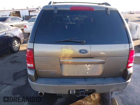 2002 Ford Explorer XLT z VIN 1FMDU63WX2ZC31748, wystawiony jako IAAI lot #41366733 z przebiegiem 136 408 mil mil oraz . Historia ofert i sprzedaży dostępna na DreamBid. Obrazek 14.