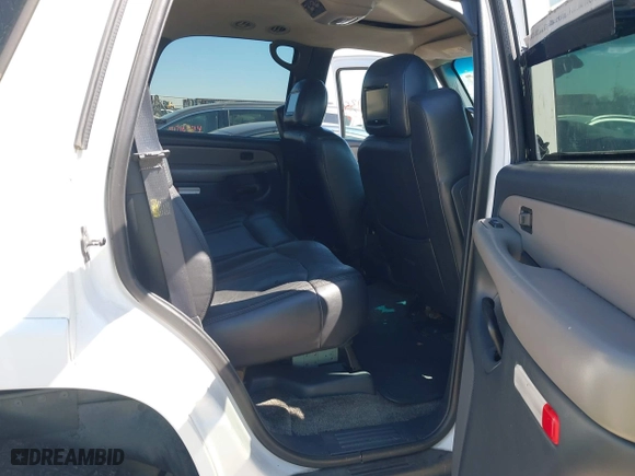 2001 Chevrolet Tahoe LS with VIN 1GNEK13T01R161951, listed as a IAAI auction lot 41762235 with 134,924 mi miles. Bid and sale history available at carsss.com. Image 8.