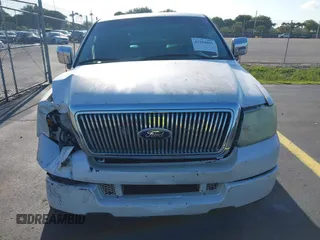2005 Ford F-150 XL z VIN 1FTRF12245NB94164, wystawiony jako IAAI lot #42294055 z przebiegiem 311 917 mil mil oraz . Historia ofert i sprzedaży dostępna na DreamBid. Obrazek 12.