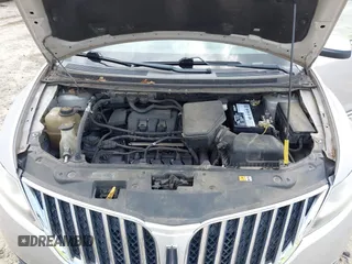 2011 Lincoln MKX z VIN 2LMDJ8JK2BBJ26455, wystawiony jako IAAI lot #42483429 z przebiegiem 196 075 mil mil oraz . Historia ofert i sprzedaży dostępna na DreamBid. Obrazek 10.