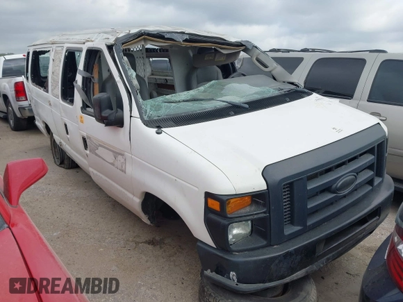 2014 Ford Econoline Wagon XL with VIN 1FBSS3BLXEDA71562, listed as a IAAI auction lot 41864794 with 140,942 mi miles. Bid and sale history available at carsss.com. Image 1.