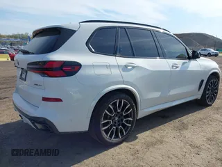 2024 BMW X5 xDrive40i z VIN 5UX23EU00R9S22536, wystawiony jako IAAI lot #42093624 z przebiegiem 48 802 mil mil oraz . Historia ofert i sprzedaży dostępna na DreamBid. Obrazek 4.