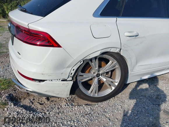 2023 Audi Q8 Prestige z VIN WA1CVBF18PD007608, wystawiony jako IAAI lot #42351075 z przebiegiem 28 278 mil mil oraz . Historia ofert i sprzedaży dostępna na DreamBid. Obrazek 6.