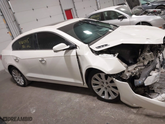 2014 Buick LaCrosse Premium I with VIN 1G4GE5G36EF269293, listed as a IAAI auction lot 41286915 with 152,604 mi miles. Bid and sale history available at carsss.com. Image 13.