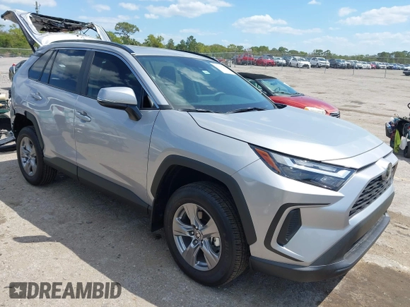 2024 Toyota RAV4 XLE with VIN 2T3P1RFV4RC480332, listed as a IAAI auction lot 41918288 with 6,861 mi miles. Bid and sale history available at carsss.com. Image 1.