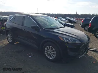 2020 Ford Escape SE with VIN 1FMCU0G68LUA25412, listed as a IAAI auction lot 39964060 with 999,999 mi miles. Bid and sale history available at carsss.com. Image 1.