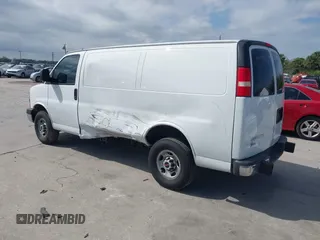 2022 GMC Savana Cargo Van with VIN 1GTW7AFP6N1220762, listed as a IAAI auction lot 41596612 with 23,305 mi miles. Bid and sale history available at carsss.com. Image 3.