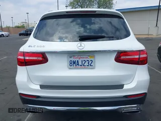 2019 Mercedes-Benz GLC 300 with VIN WDC0G4JB0KF670869, listed as a IAAI auction lot 42106326 with 51,047 mi miles and . Bid and sale history available at DreamBid. Image 16.