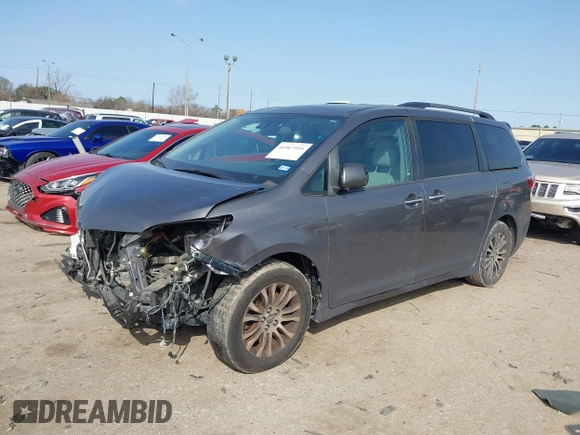 2018 Toyota Sienna XLE Auto Access Seat with VIN 5TDYZ3DC3JS951774, listed as a IAAI auction lot 41567595 with 160,197 mi miles. Bid and sale history available at carsss.com. Image 17.