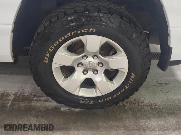 2021 Ram 1500 Big Horn z VIN 1C6SRFMT1MN714659, wystawiony jako IAAI lot #42521058 z przebiegiem 126 678 mil mil oraz . Historia ofert i sprzedaży dostępna na DreamBid. Obrazek 29.