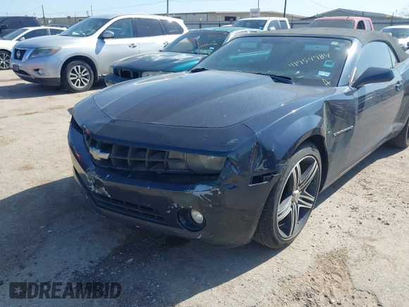 2013 Chevrolet Camaro LT z VIN 2G1FC3D33D9134173, wystawiony jako IAAI lot #41954984 z przebiegiem 157 919 mil mil oraz . Historia ofert i sprzedaży dostępna na DreamBid. Obrazek 6.