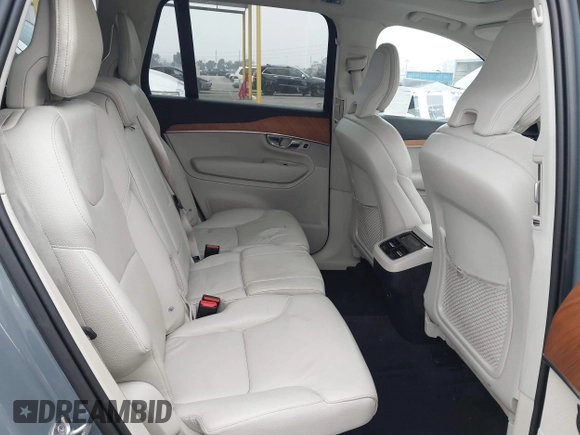 2022 Volvo XC90 Momentum with VIN YV4102CKXN1833414, listed as a IAAI auction lot 41167764 with 30,566 mi miles and . Bid and sale history available at DreamBid. Image 8.